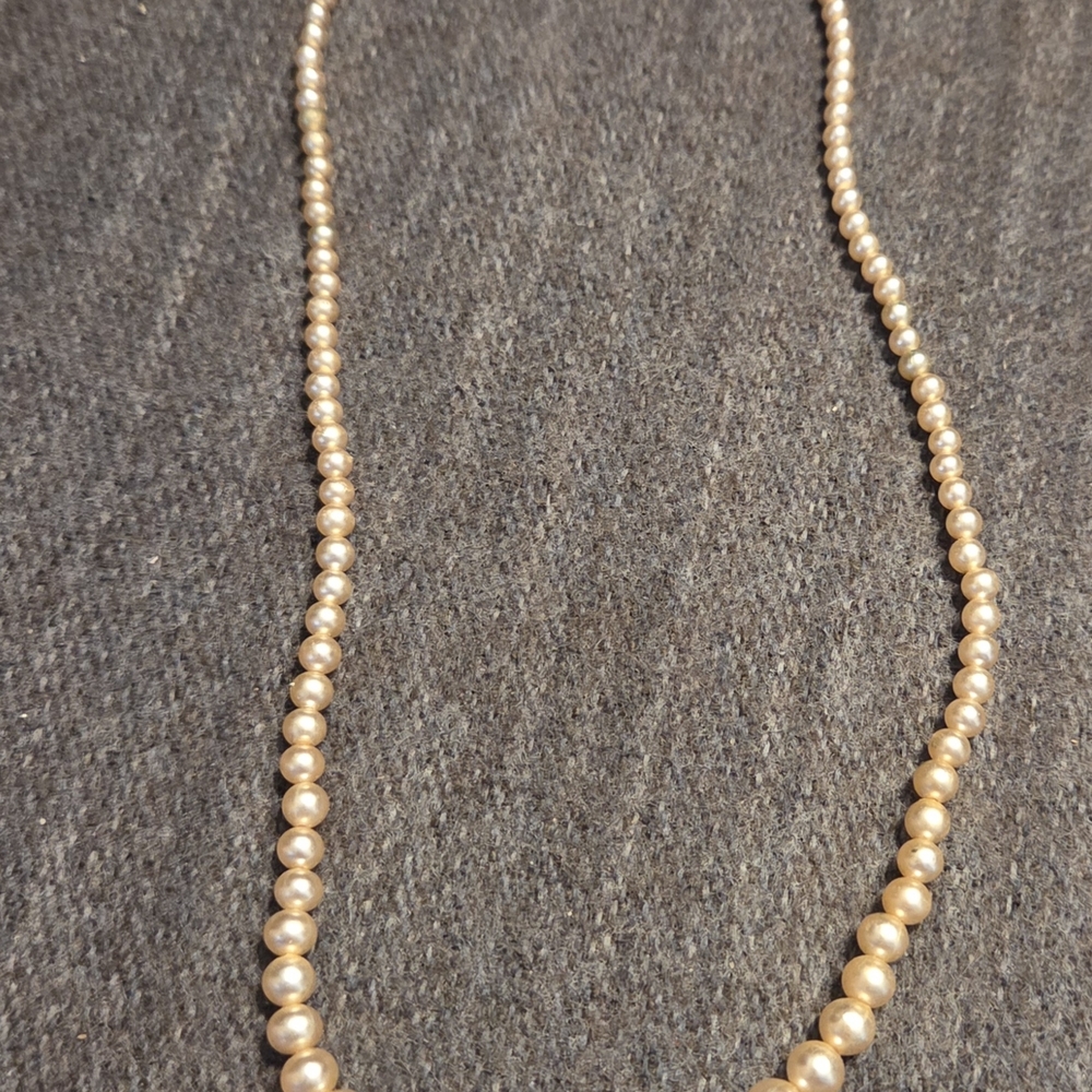 Vintage‎ 1950s Faux Pearl Necklace Graduated Strand Gold Tone Hook Clasp